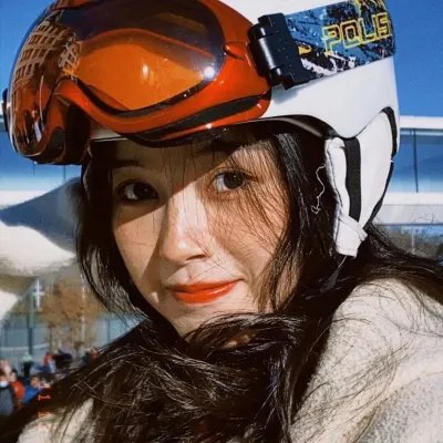 葛洛莉亚·贝尔